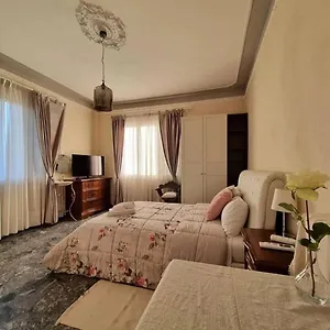 Couette-café Le Rose Di Paola